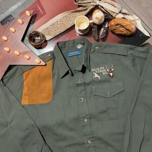 ⭐️SUPER COOL Olive green cotton hunting shirt⭐️